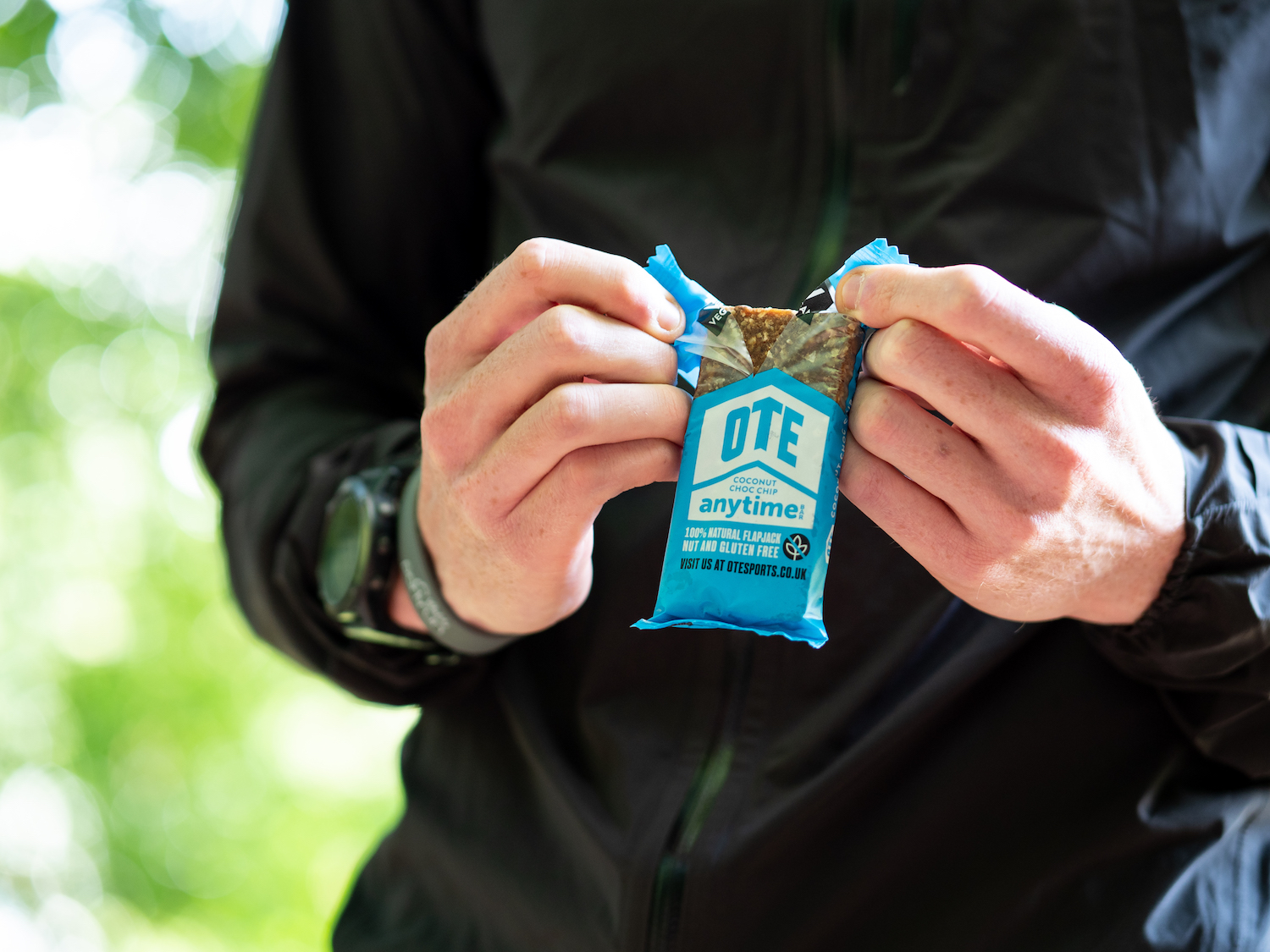 Coconut Choc Chip Vegan Anytime Bar — OTE Sports